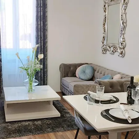 Apartament Donat & *